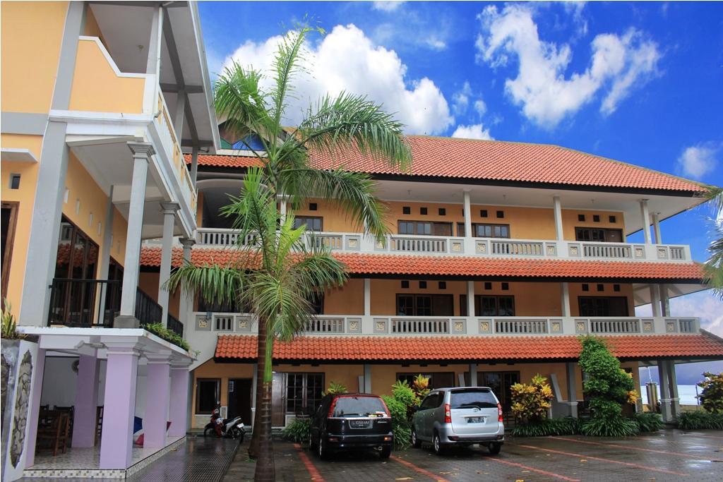 Hôtel Baru Dua Beach à Banyuwangi  Extérieur photo