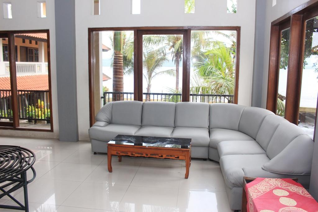 Hôtel Baru Dua Beach à Banyuwangi  Extérieur photo